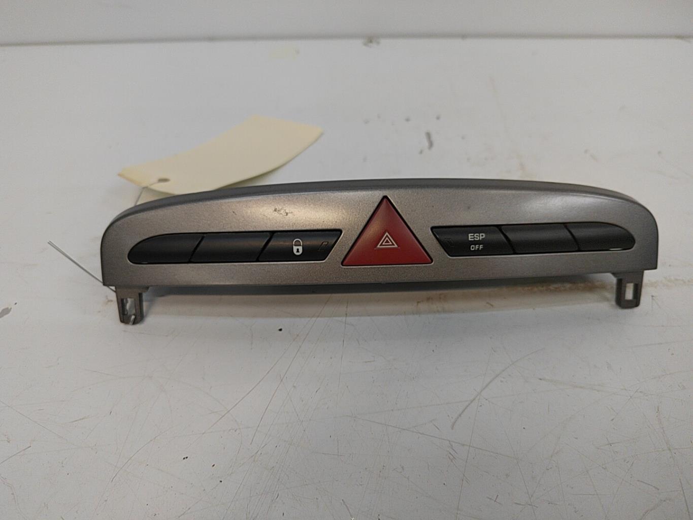 Bouton de warning PEUGEOT 308 1 PHASE 2 Diesel - 1