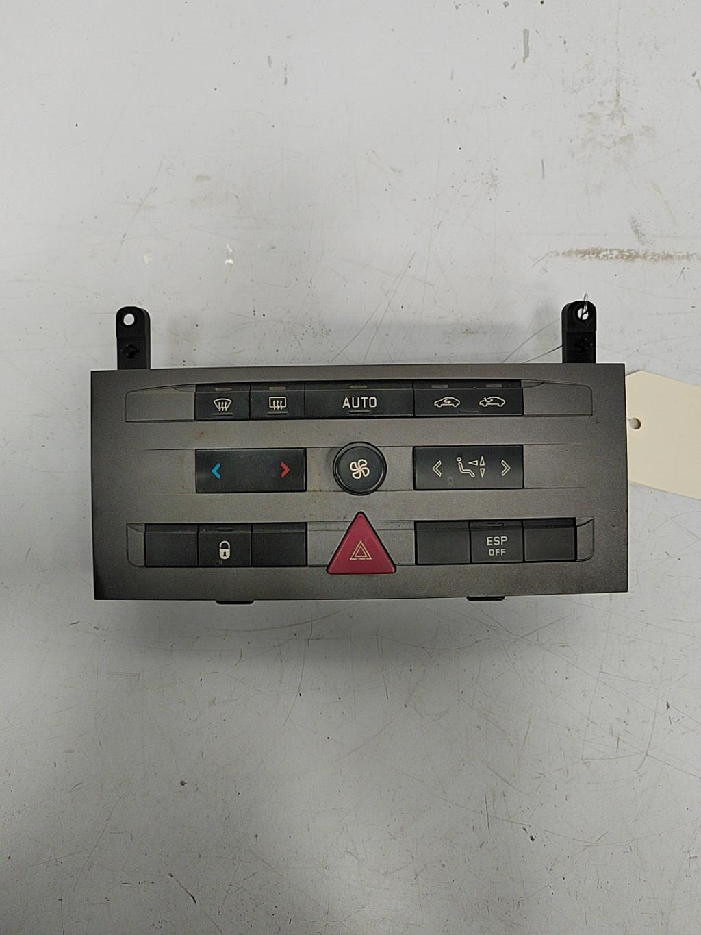 Commande chauffage PEUGEOT 407 PHASE 1 BREAK Diesel - 1