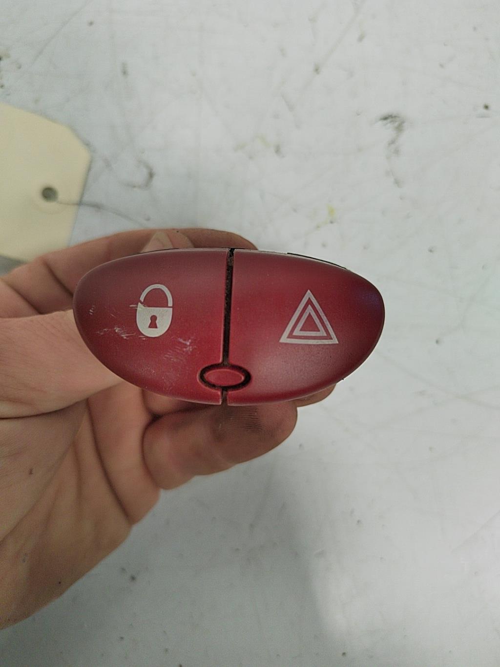 Bouton de warning PEUGEOT 206 PHASE 2 Diesel - 1