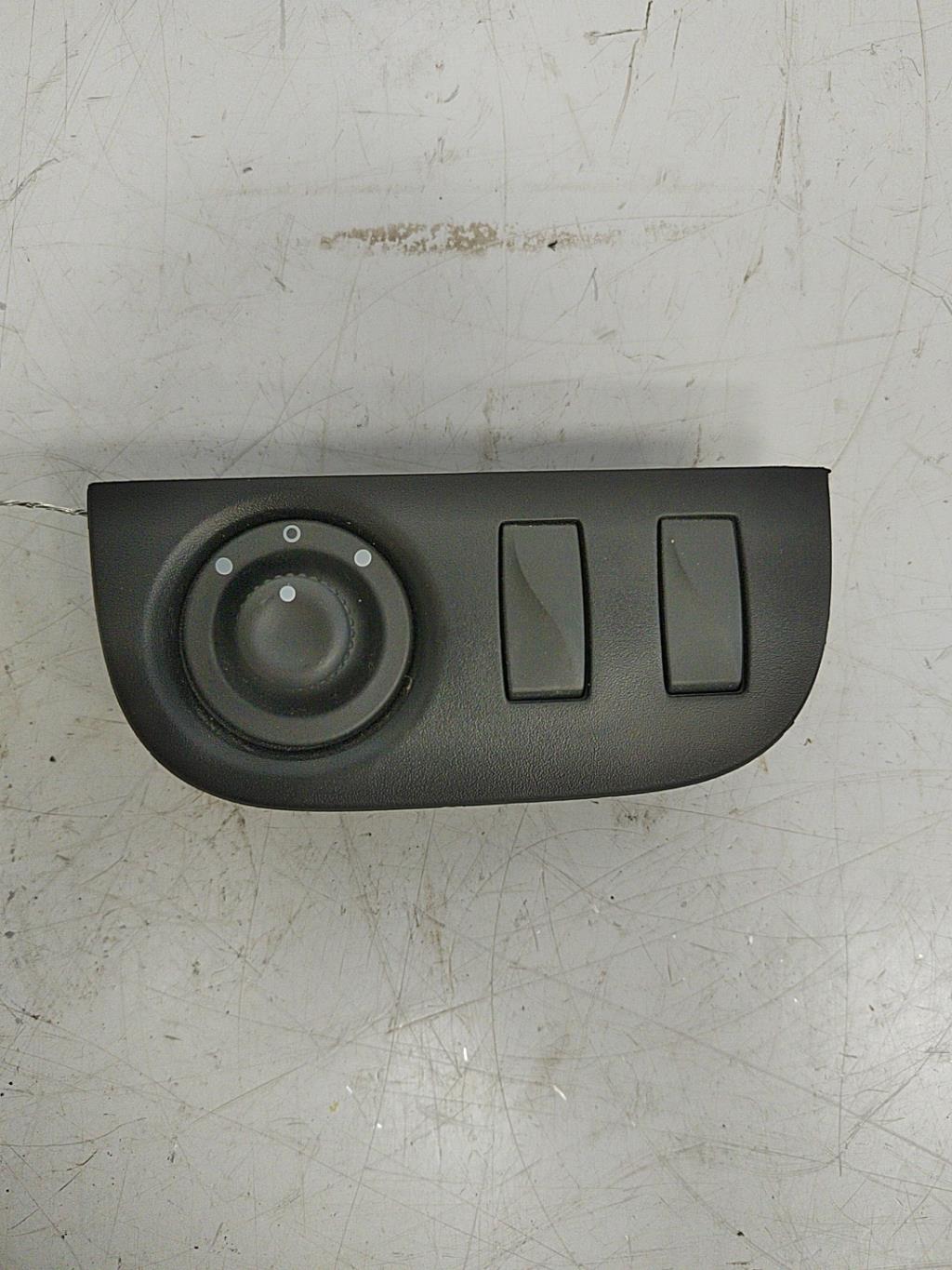 Commande retroviseurs DACIA SANDERO 2 PHASE 2 Essence/GPL - 1