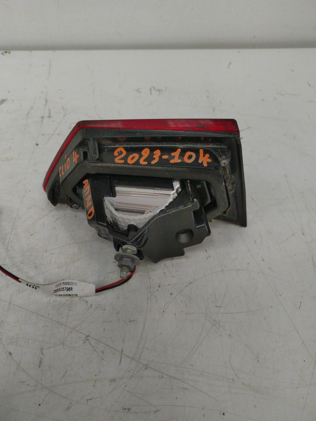 Feu arriere secondaire droit (feux) RENAULT CLIO 4 PHASE 1 Diesel - 1