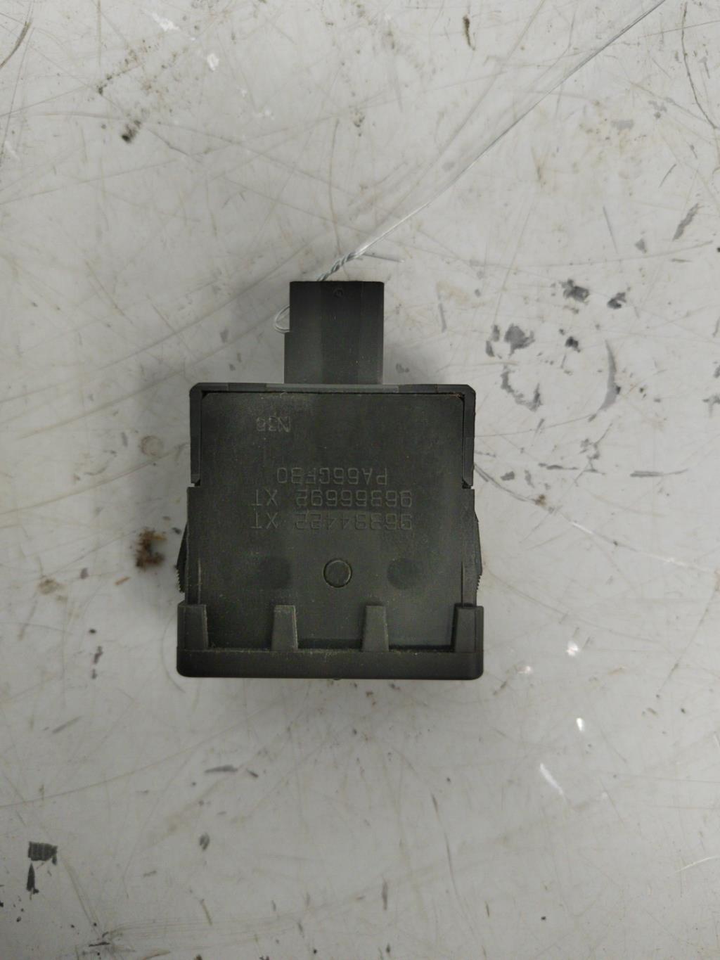 Commande de reglage hauteur de phare CITROEN C4 1 PHASE 1 Diesel - 1