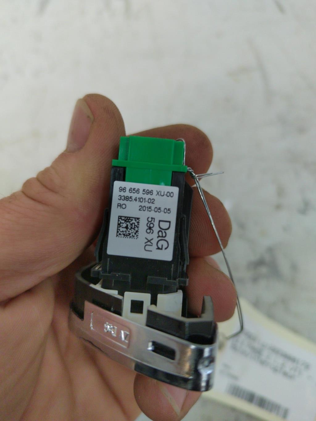 Bouton/Interrupteur CITROEN C3 2 PHASE 2 Essence - 1