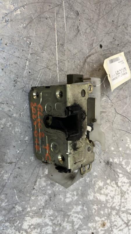 Serrure arriere droit RENAULT CLIO 2 PHASE 2 Essence - 1