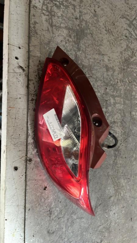 Feu arriere principal droit (feux) MAZDA 2 2 PHASE 1 Essence - 1