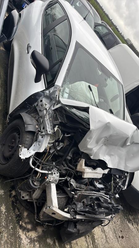 Support de pare chocs arriere RENAULT CLIO 4 PHASE 1 Diesel - 1
