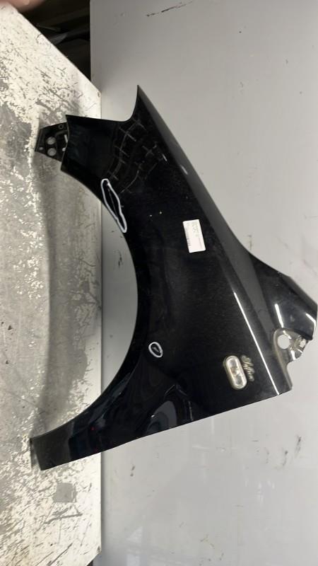 Aile avant gauche VOLKSWAGEN FOX Essence - 1