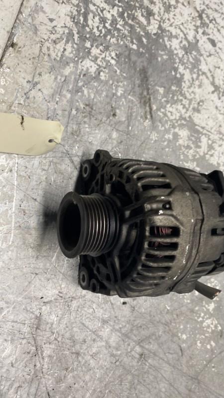 Alternateur VOLKSWAGEN GOLF 4 Essence - 1