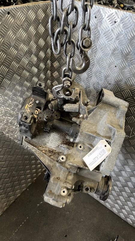 Boite de vitesses VOLKSWAGEN FOX Essence - 1