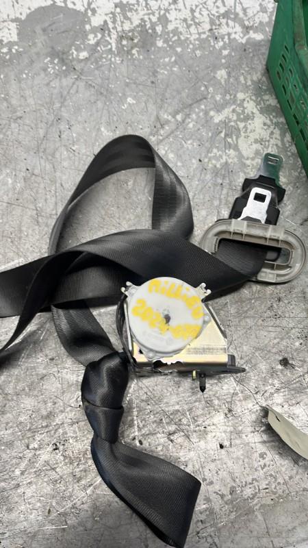 Ceinture arriere centrale RENAULT CLIO 3 PHASE 2 BREAK Diesel - 1