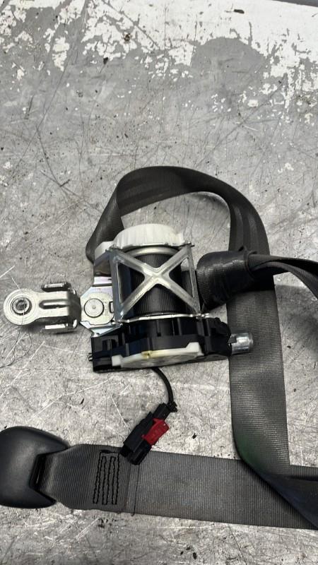 Ceinture avant droit RENAULT CLIO 3 PHASE 2 BREAK Diesel - 1
