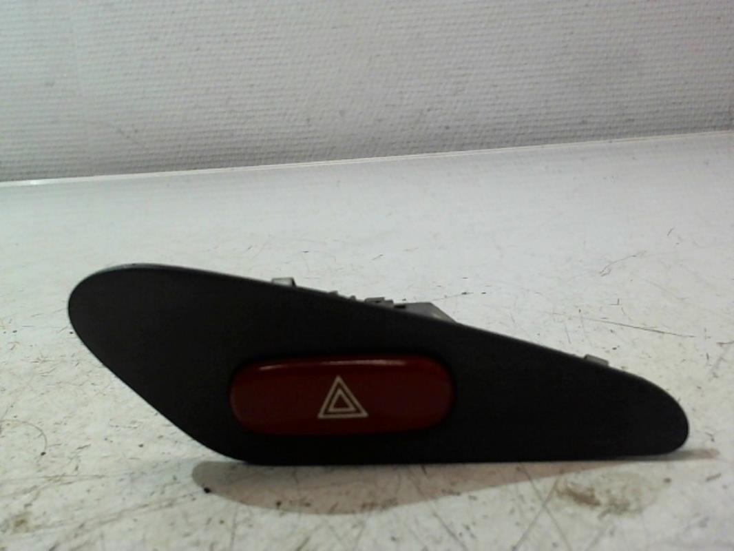 Bouton de warning PEUGEOT 406 PHASE 2 BREAK Diesel - 1