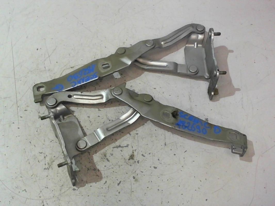 Charniere de capot RENAULT SCENIC 2 PHASE 1 Diesel - 1
