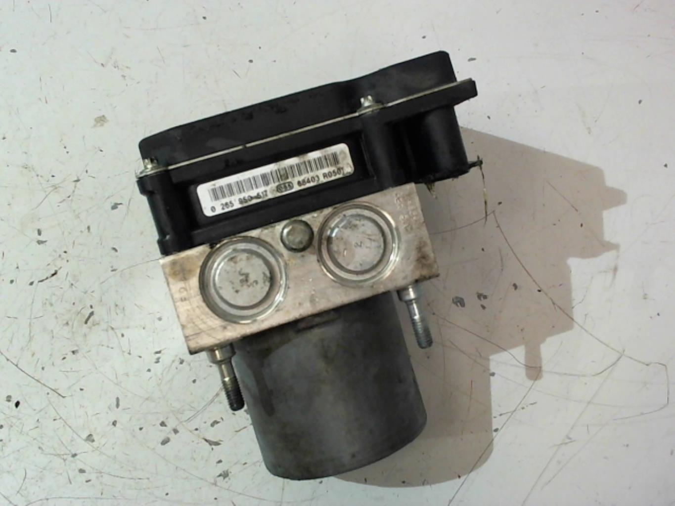 Bloc ABS (freins anti-blocage) CITROEN C4 1 PHASE 1 COUPE Diesel - 1
