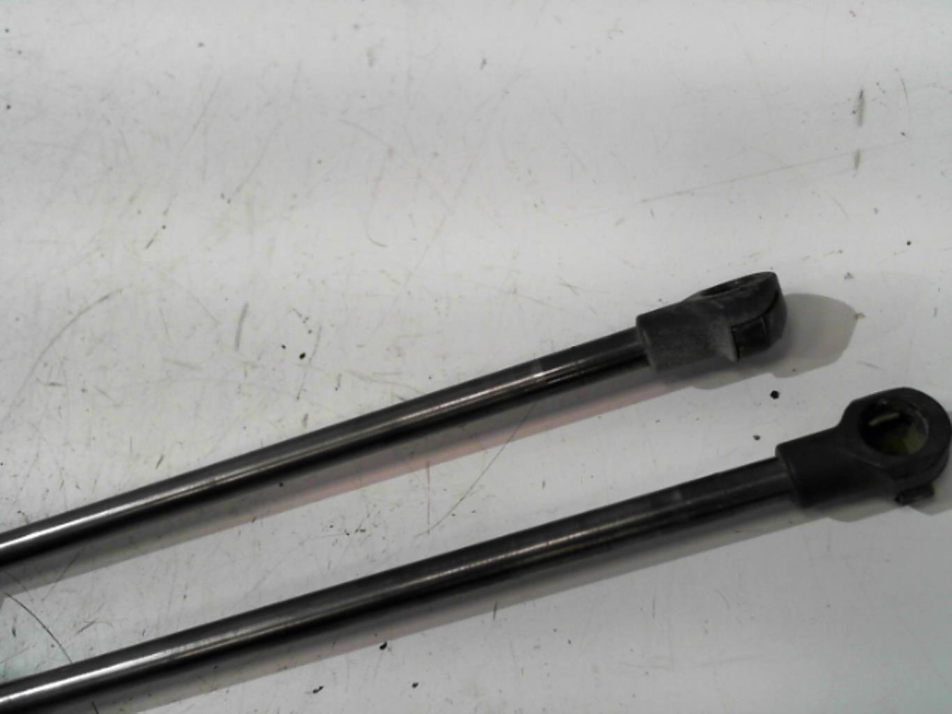 Verin de coffre BMW SERIE 1 E81 Diesel - 1