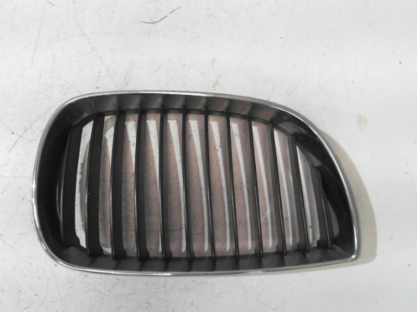 Calandre droite BMW SERIE 1 E87 PHASE 1 Diesel - 1