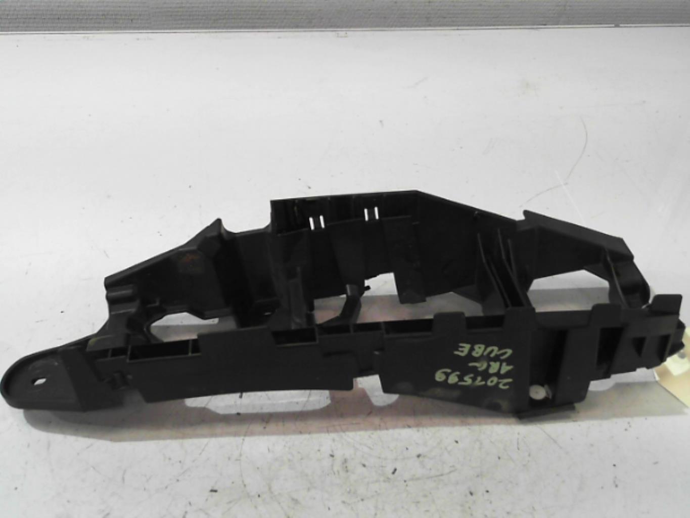 Support de pare chocs arriere NISSAN CUBE Diesel - 1
