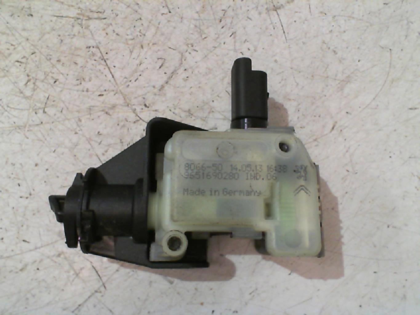 Actionneur verrou trappe d'essence CITROEN DS4 PHASE 1 Diesel - 1