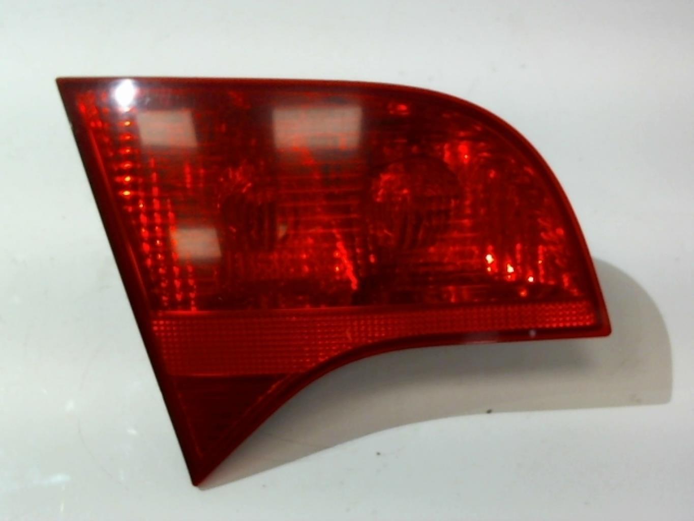 Feu arriere secondaire gauche (feux) AUDI A4 2 AVANT PHASE 2 BREAK Diesel - 1