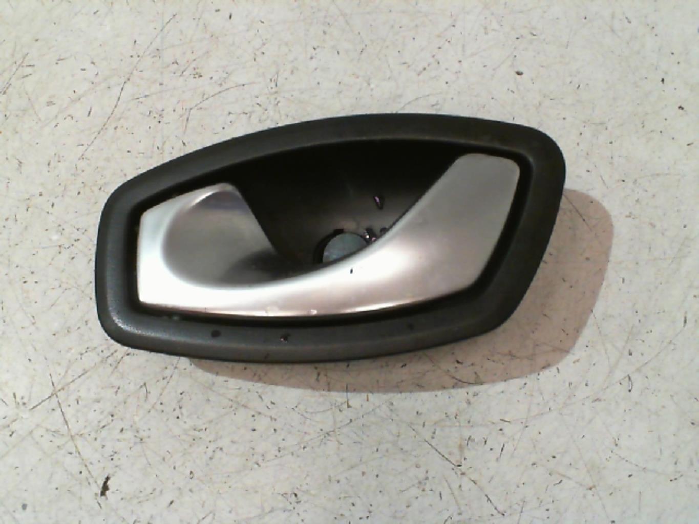 Poignee interieur arriere gauche RENAULT CLIO 4 PHASE 1 Diesel - 1