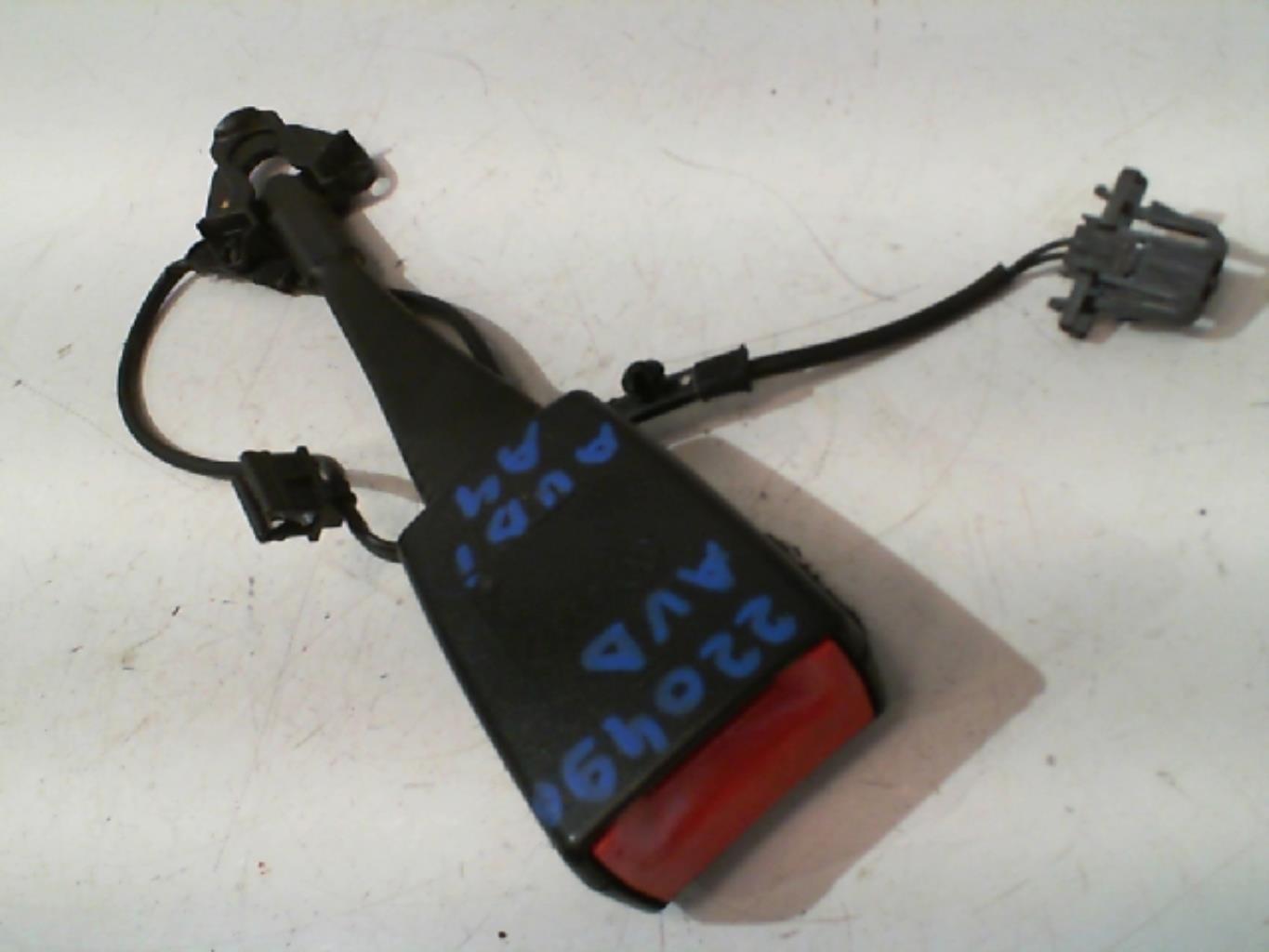 Attache ceinture avant droit AUDI A4 3 AVANT PHASE 2 BREAK Diesel - 1