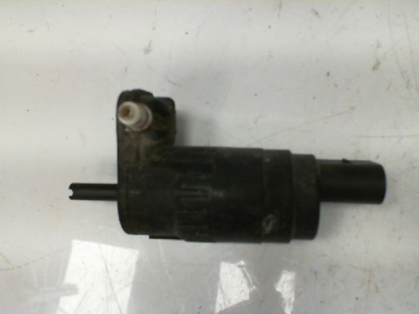 Pompe lave glace avant VOLKSWAGEN GOLF 6 Diesel - 1