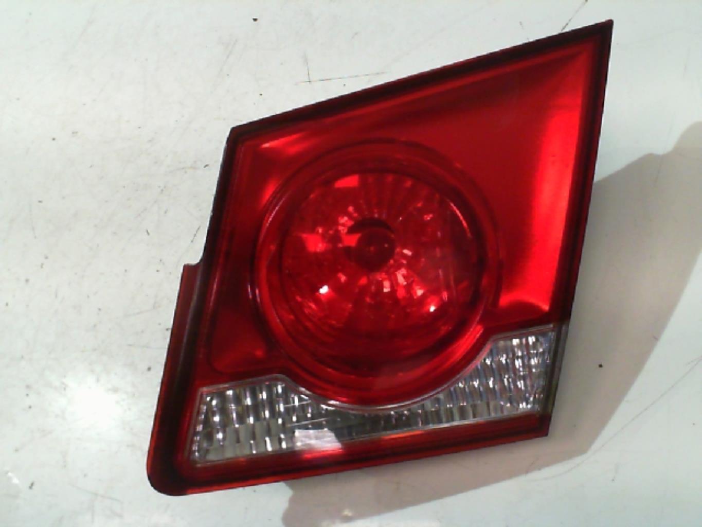 Feu arriere secondaire droit (feux) CHEVROLET CRUZE PHASE 1 Diesel - 1