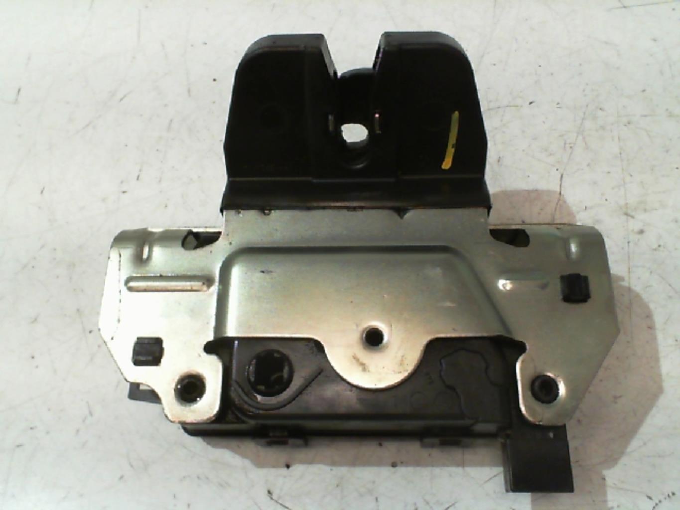 Serrure de hayon OPEL ASTRA H PHASE 2 BREAK Diesel - 1