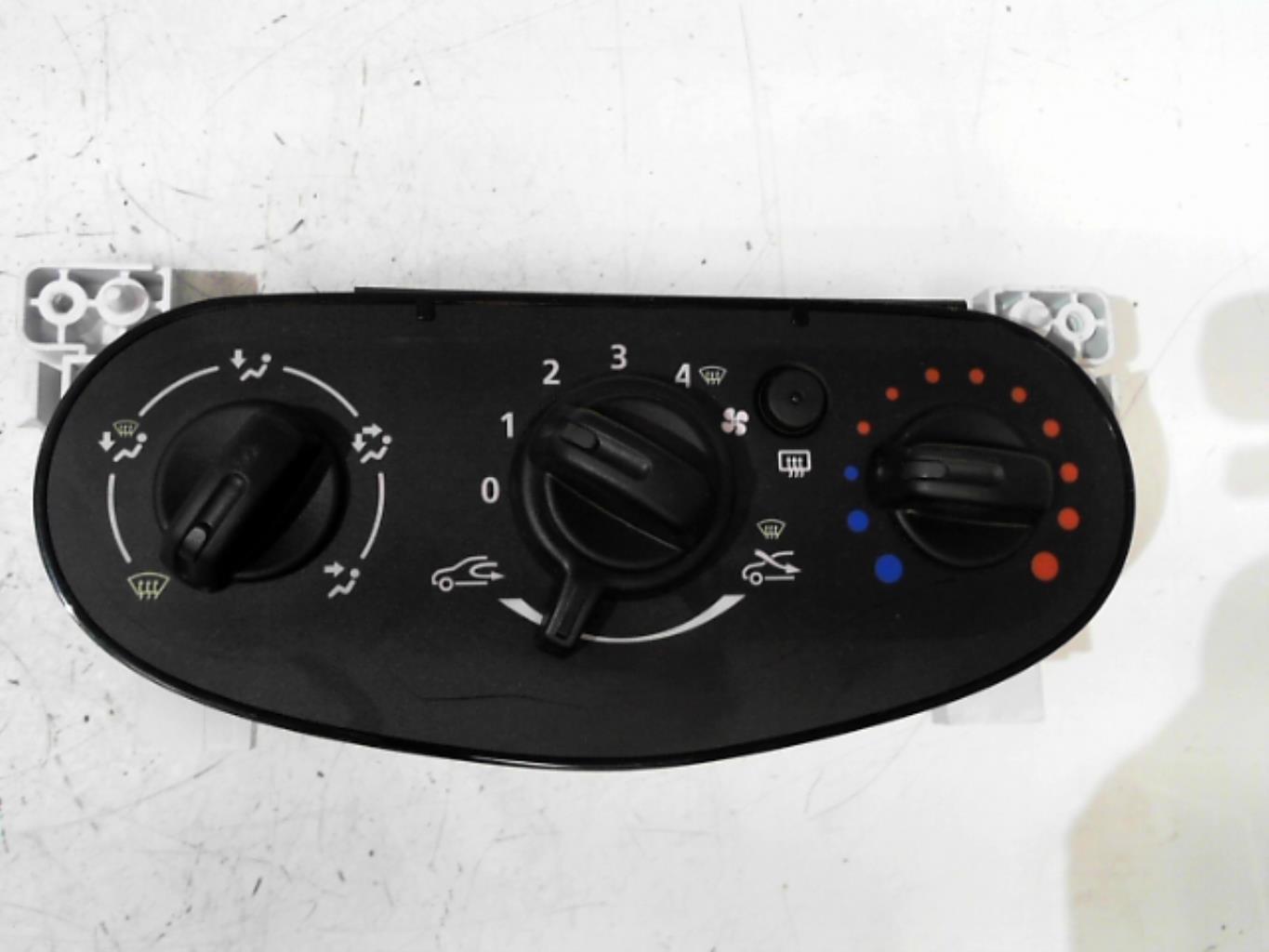 Commande chauffage DACIA SANDERO 1 Essence - 1
