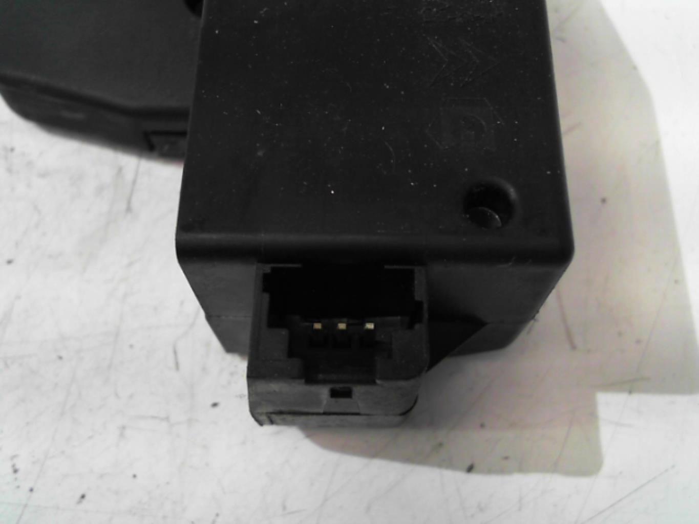 Serrure de hayon CITROEN C4 1 PHASE 2 Diesel - 1