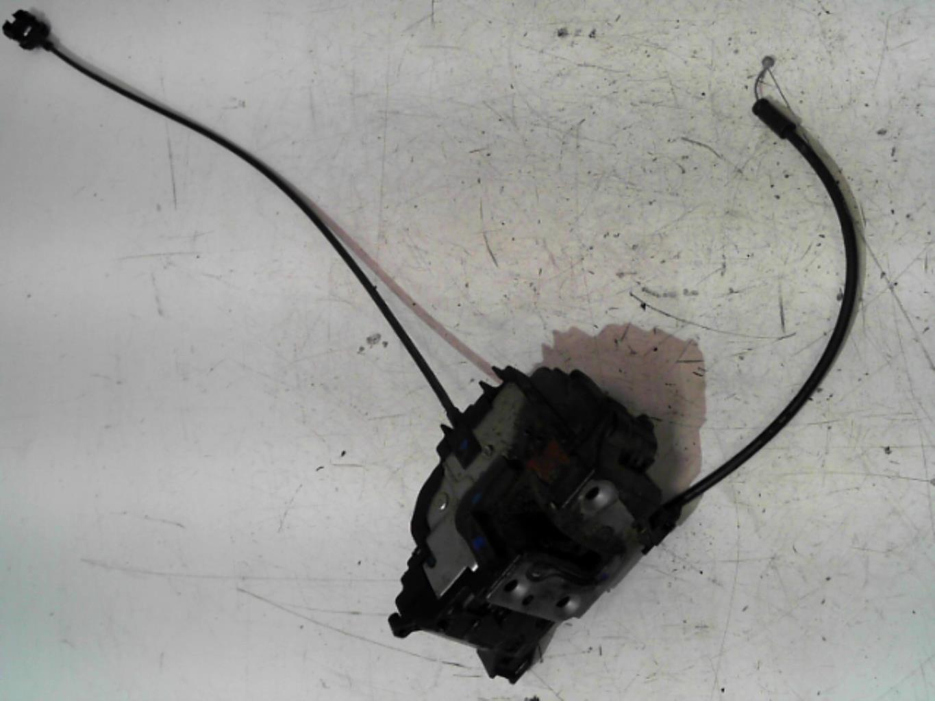Serrure avant droit RENAULT CLIO 3 PHASE 1 Diesel - 1