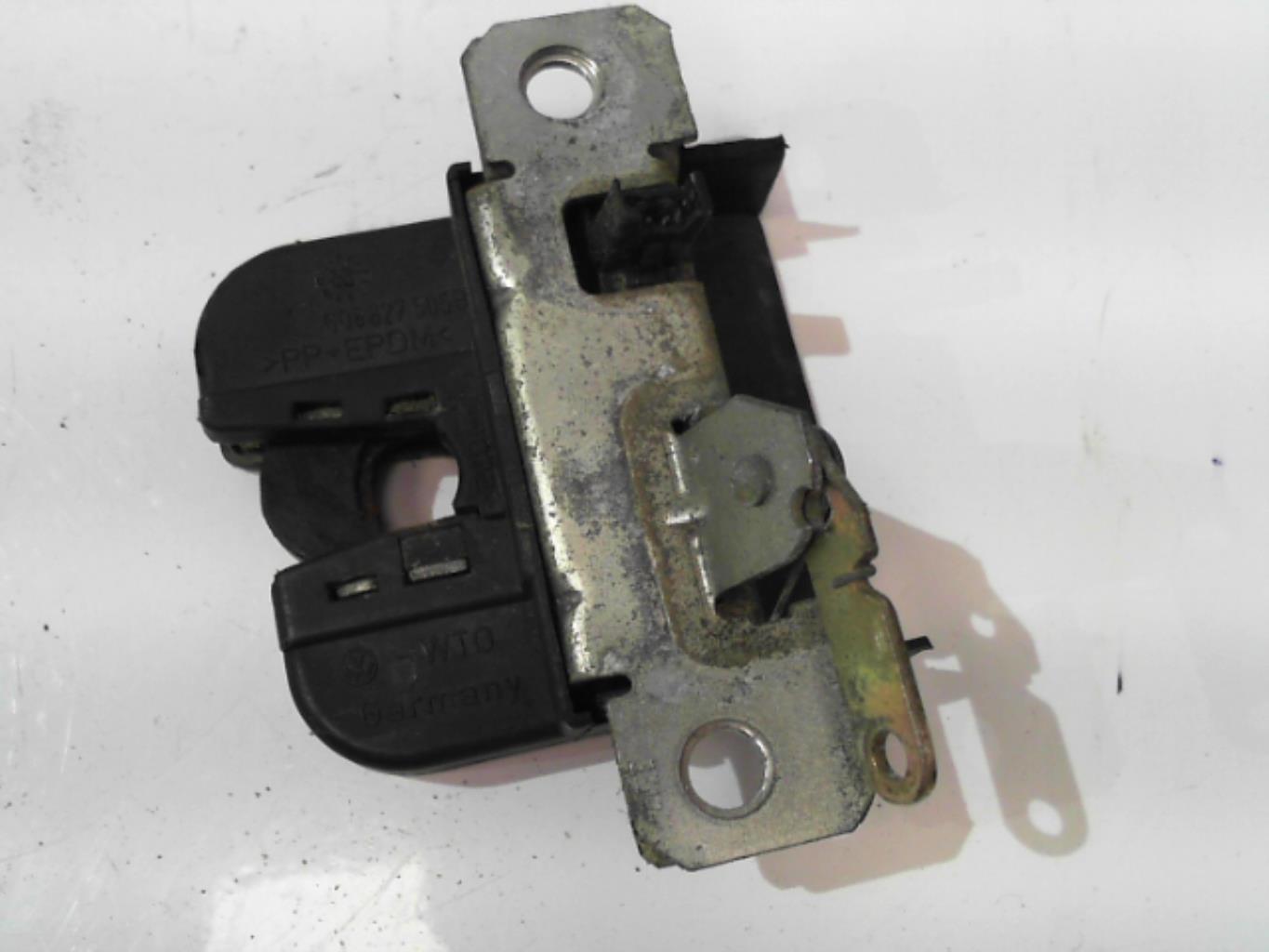 Serrure de hayon VOLKSWAGEN POLO 4 PHASE 1 Diesel - 1