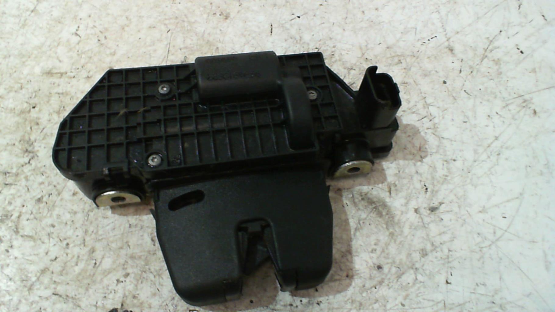 Serrure de coffre CITROEN C3 2 PHASE 2 Essence - 1