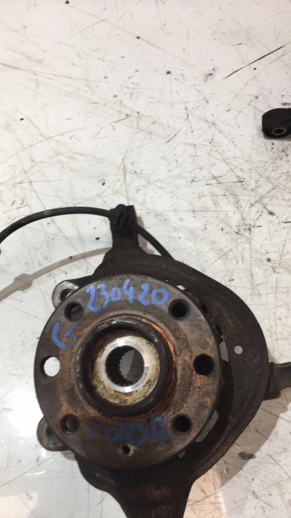 Fusee avant gauche OPEL CORSA C PHASE 1 Diesel - 1