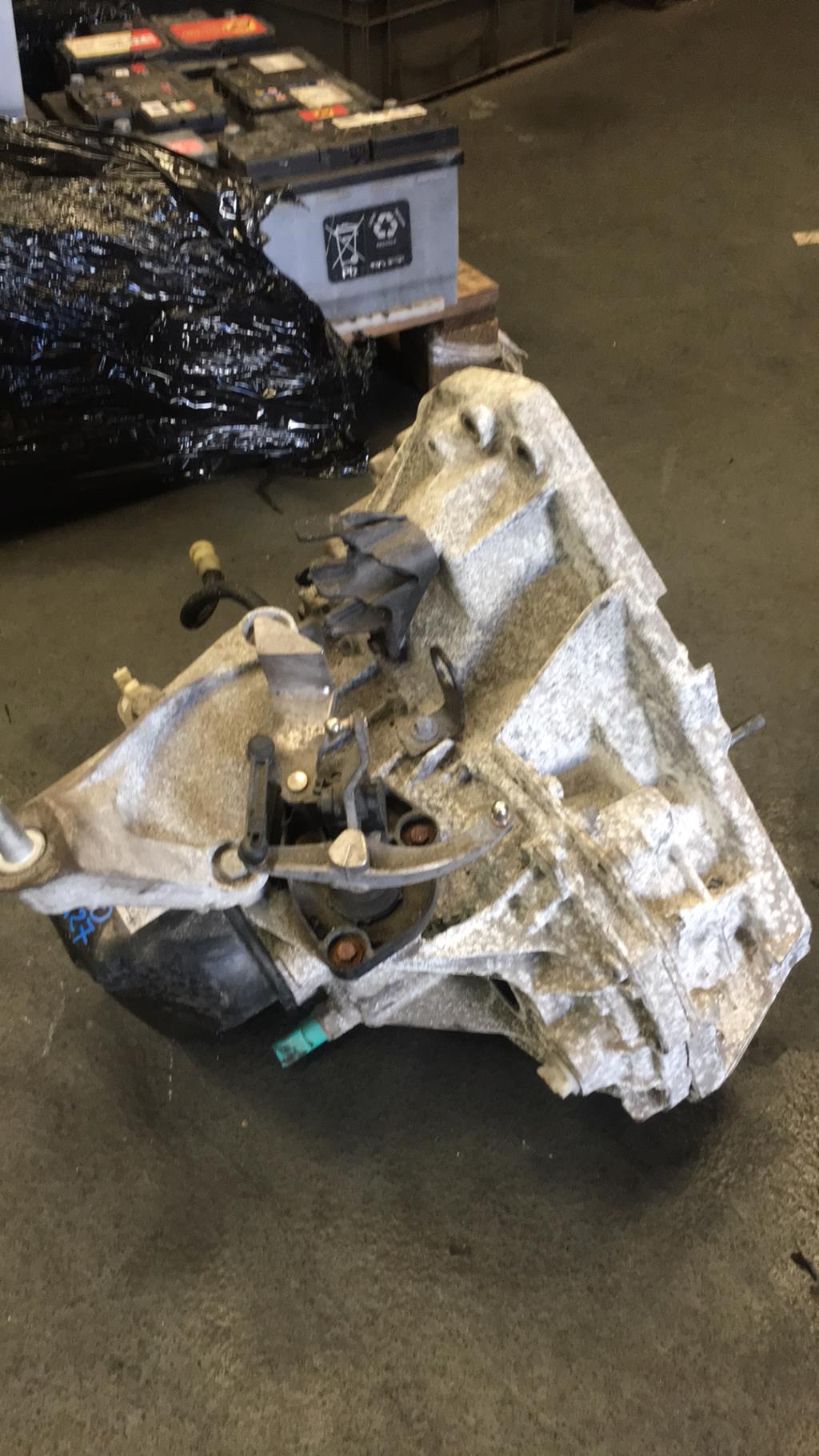 Boite de vitesses RENAULT TWINGO 3 PHASE 1 Essence - 1