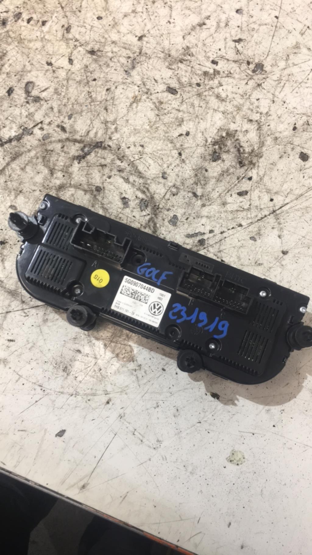 Commande chauffage VOLKSWAGEN GOLF 7 PHASE 1 Essence - 1