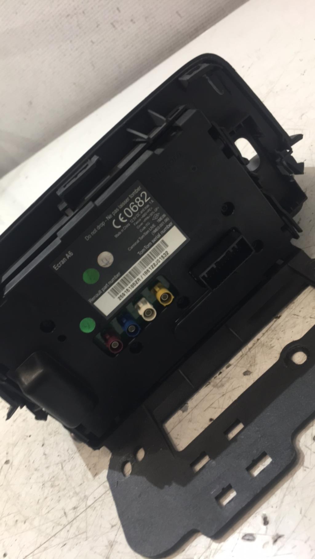Ecran GPS RENAULT CLIO 3 PHASE 2 Diesel - 1
