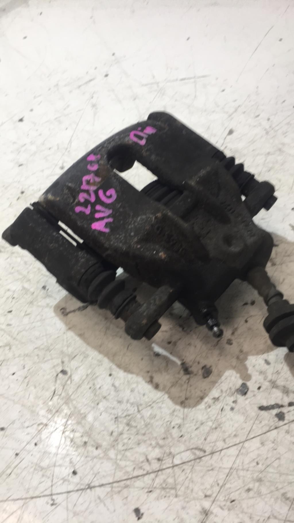 Etrier avant gauche (freinage) RENAULT CLIO 3 PHASE 2 Diesel - 1