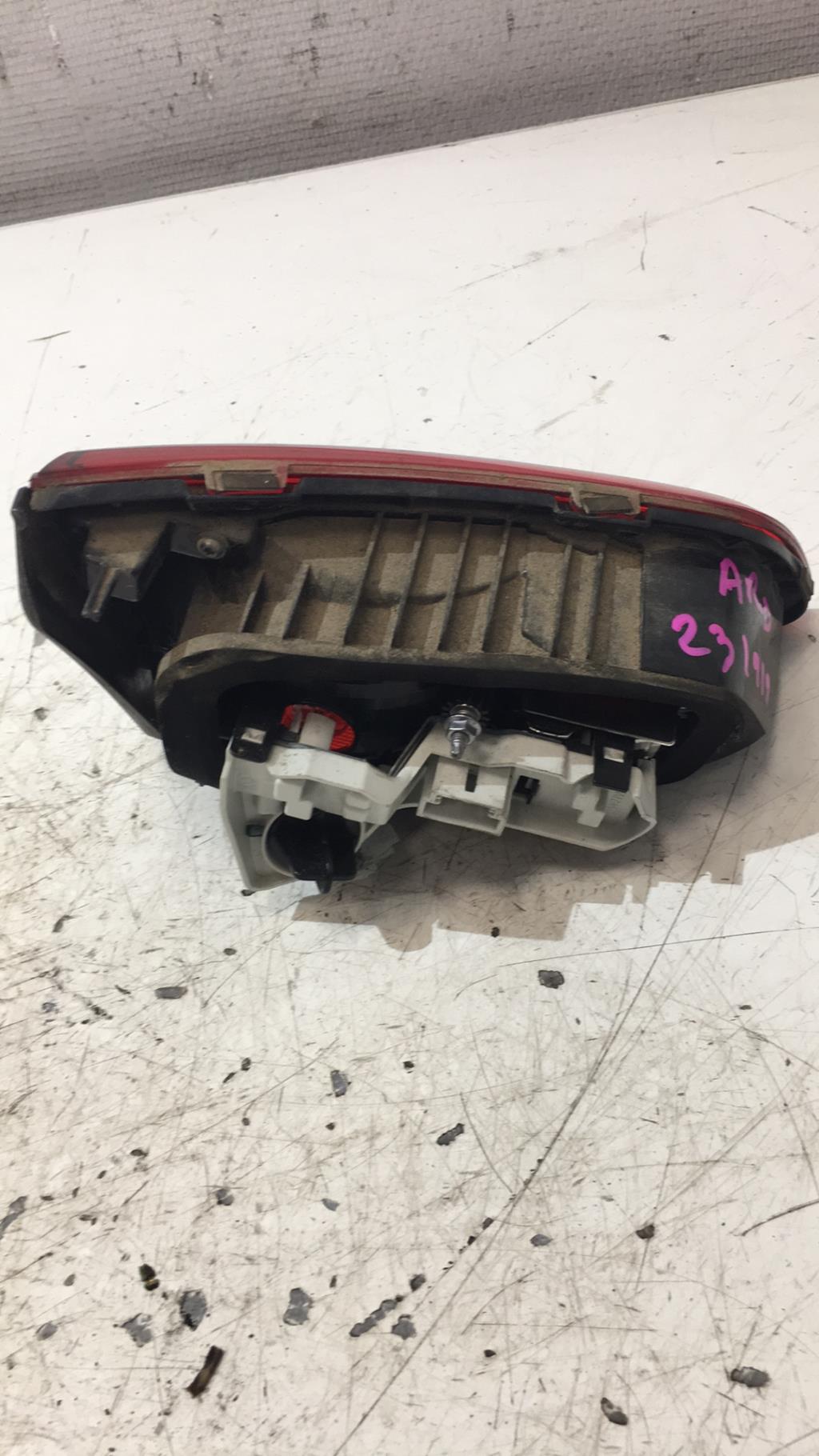 Feu arriere secondaire droit (feux) VOLKSWAGEN GOLF 7 PHASE 1 Essence - 1