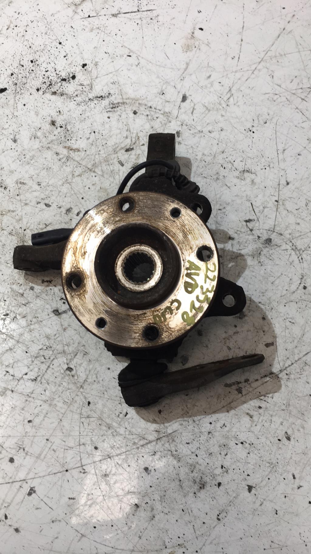 Fusee avant droit RENAULT CLIO 2 CAMPUS  - 1