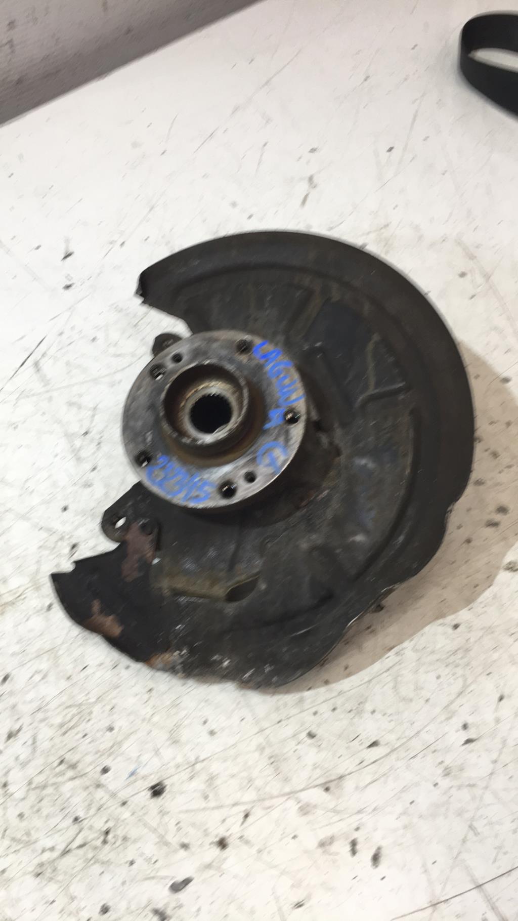 Fusee avant gauche RENAULT LAGUNA 2 PHASE 2 BREAK Essence - 1