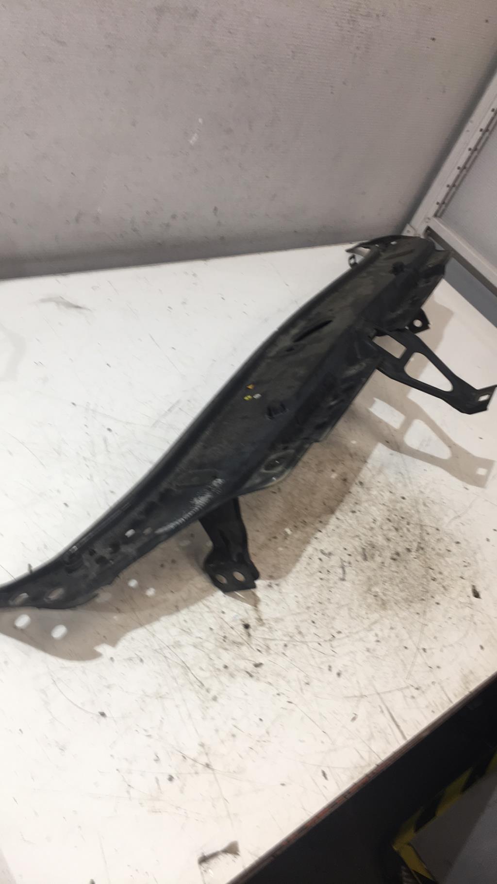 Traverse superieure RENAULT LAGUNA 2 PHASE 2 BREAK Essence - 1