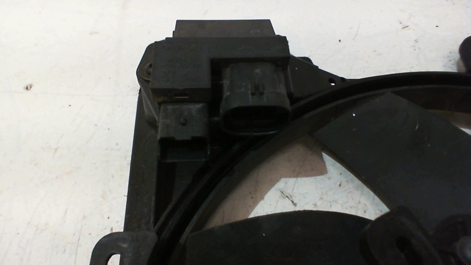 Ventilateur eau PEUGEOT 208 1 PHASE 1 Essence - 1