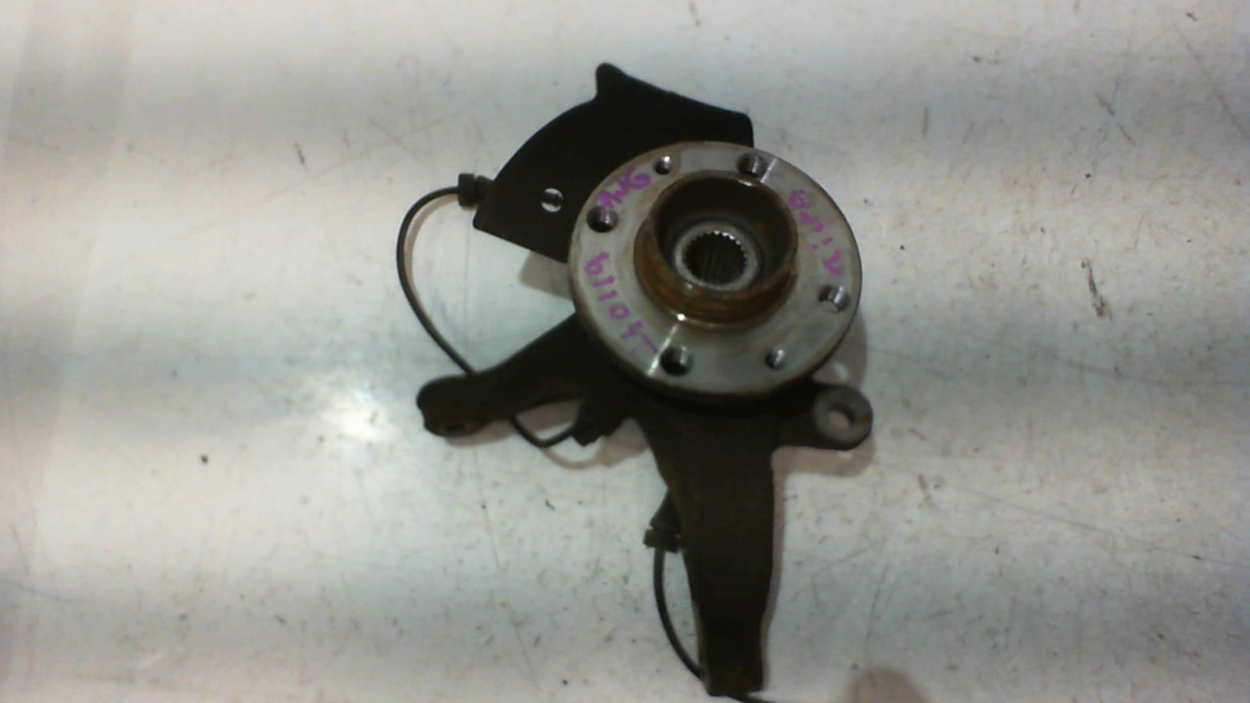 Fusee avant gauche NISSAN MICRA 5 Essence - 1