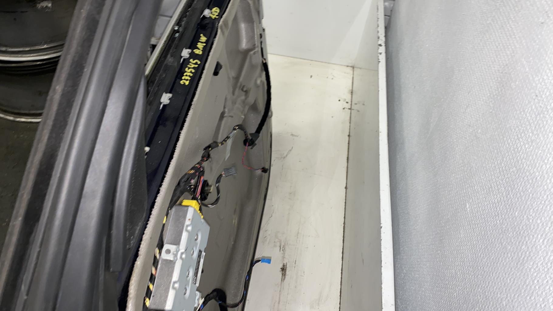 Porte avant droit BMW SERIE 5 E61 TOURING PHASE 1 BREAK Diesel - 1