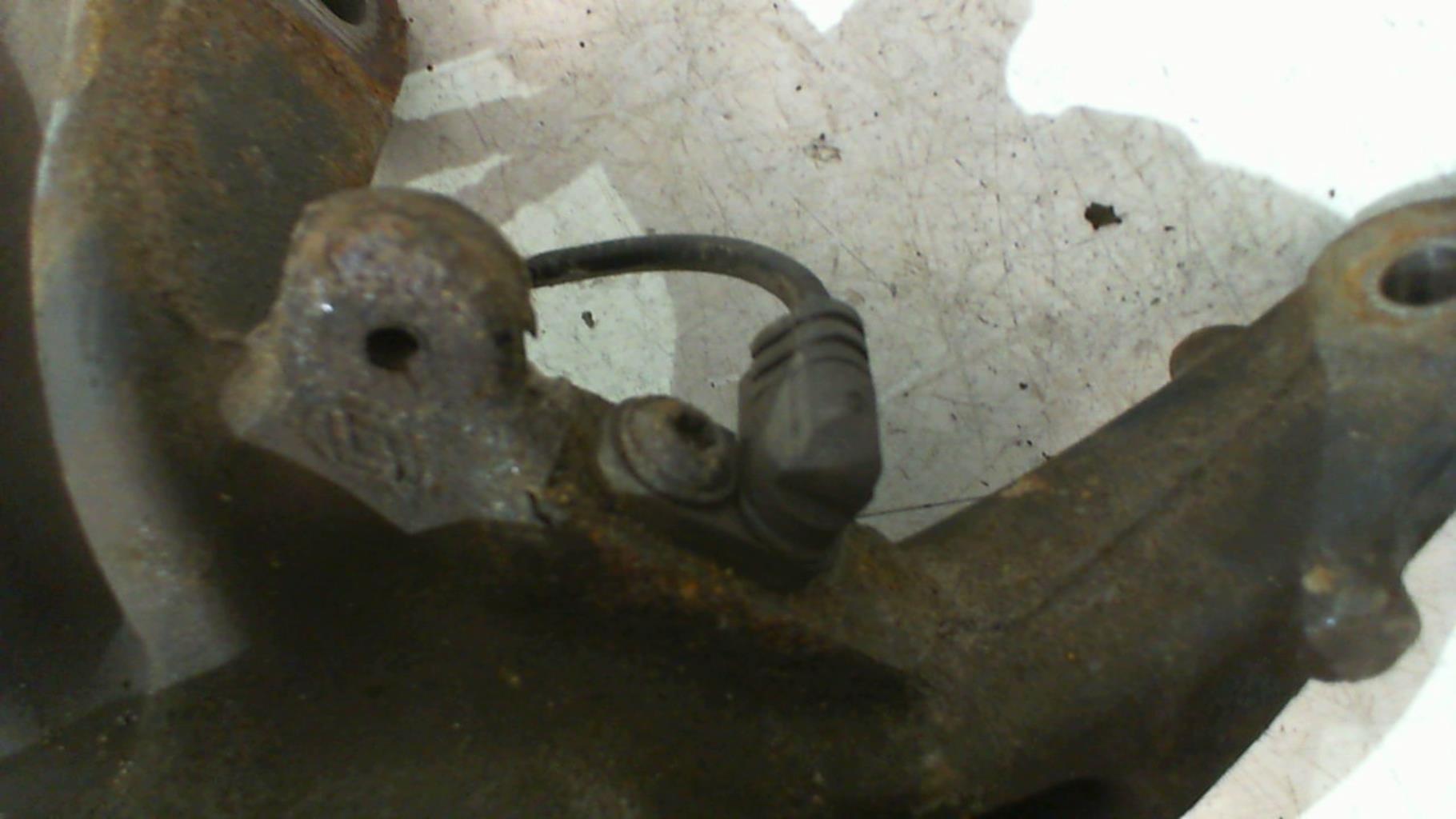 Fusee avant gauche RENAULT SCENIC 3 PHASE 3 Diesel - 1
