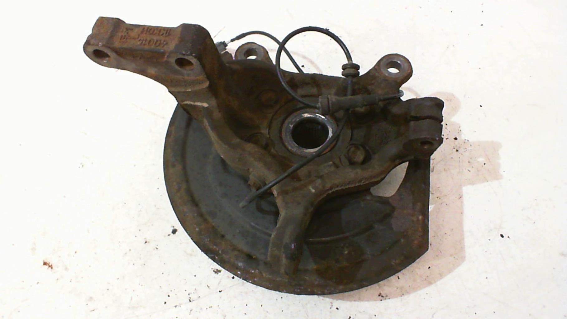 Fusee avant gauche NISSAN JUKE 1 PHASE 1 Diesel - 1