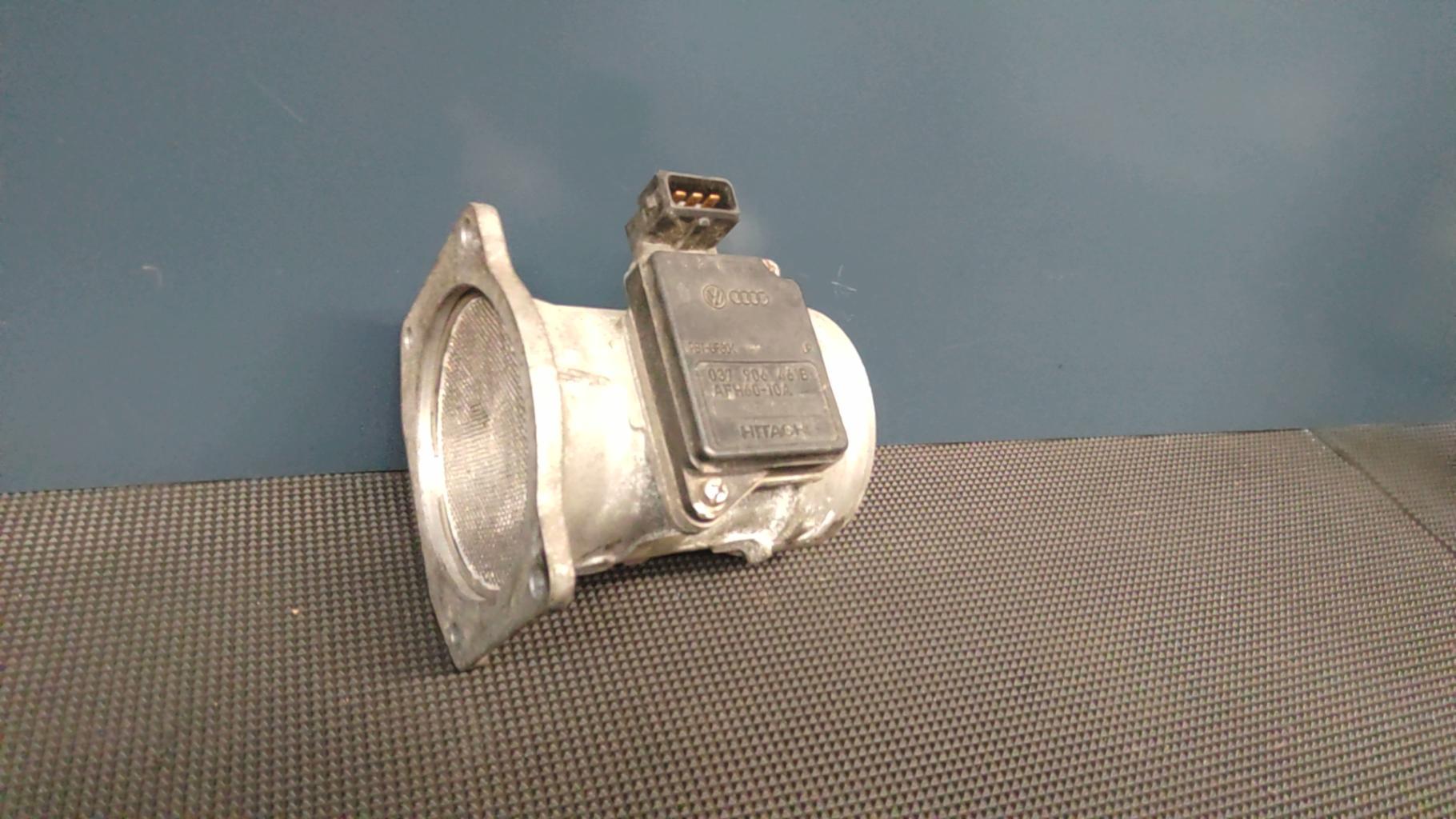 Debitmetre AUDI A4 3 PHASE 1  - 1