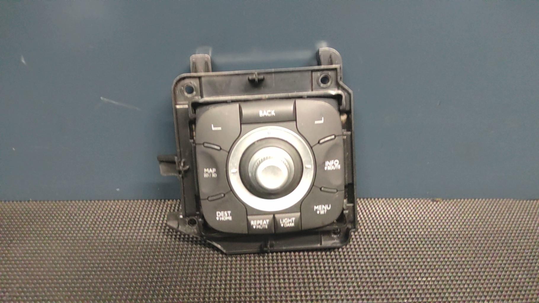 Commande GPS RENAULT MEGANE 3 PHASE 2 COUPE Diesel - 1
