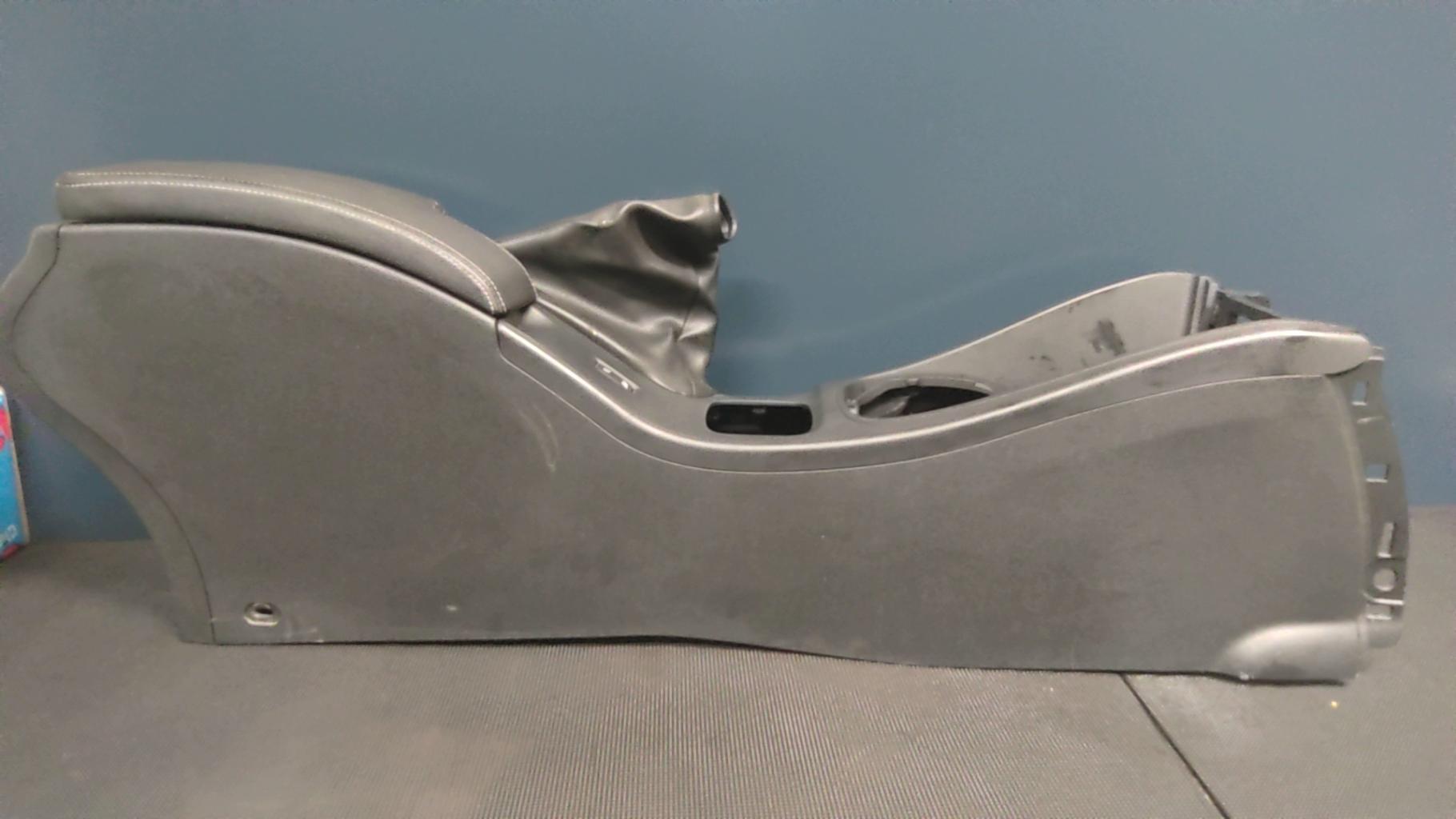 Console central (interieur plastique) RENAULT MEGANE 3 PHASE 2 COUPE Diesel - 1